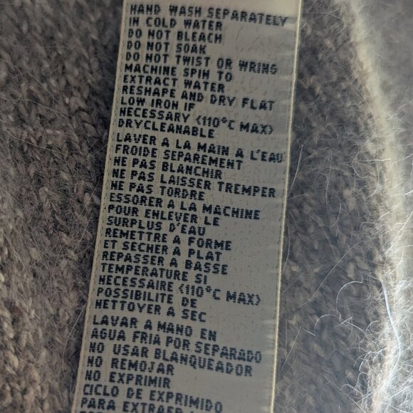 Santoria 2 piece skirt and sweater - Picture 11 of 11